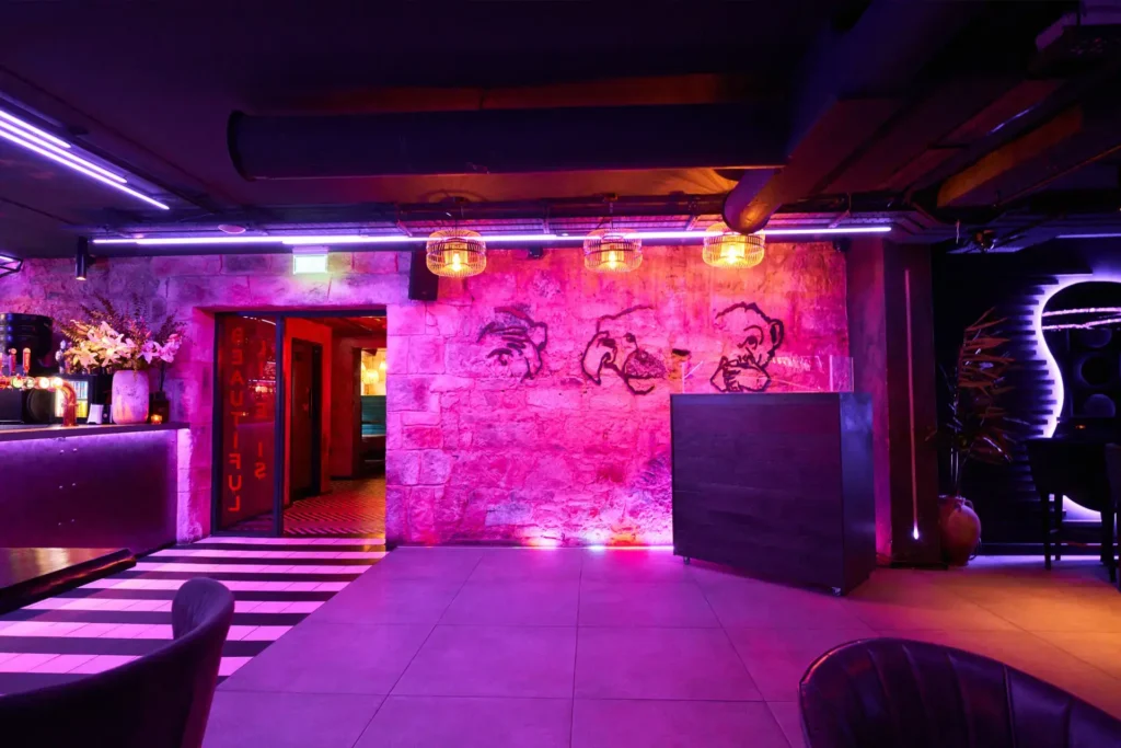 Monkey Room DJ booth Moskito